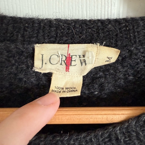 EUC Vintage J Crew Oarsman Cable Knit Fisherman Sweater
Charcoal Grey M - Picture 3 of 5
